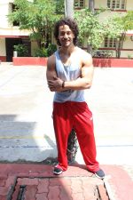 Tiger Shroff spotted at gym on 16th June 2017